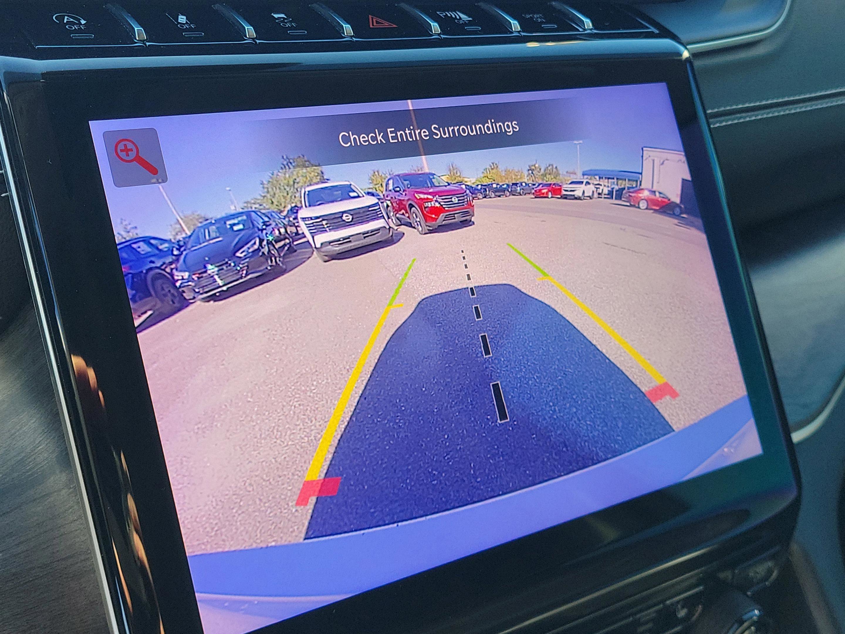 Used 2023 Jeep Grand Cherokee L Limited w/ Black Appearance Package image 32