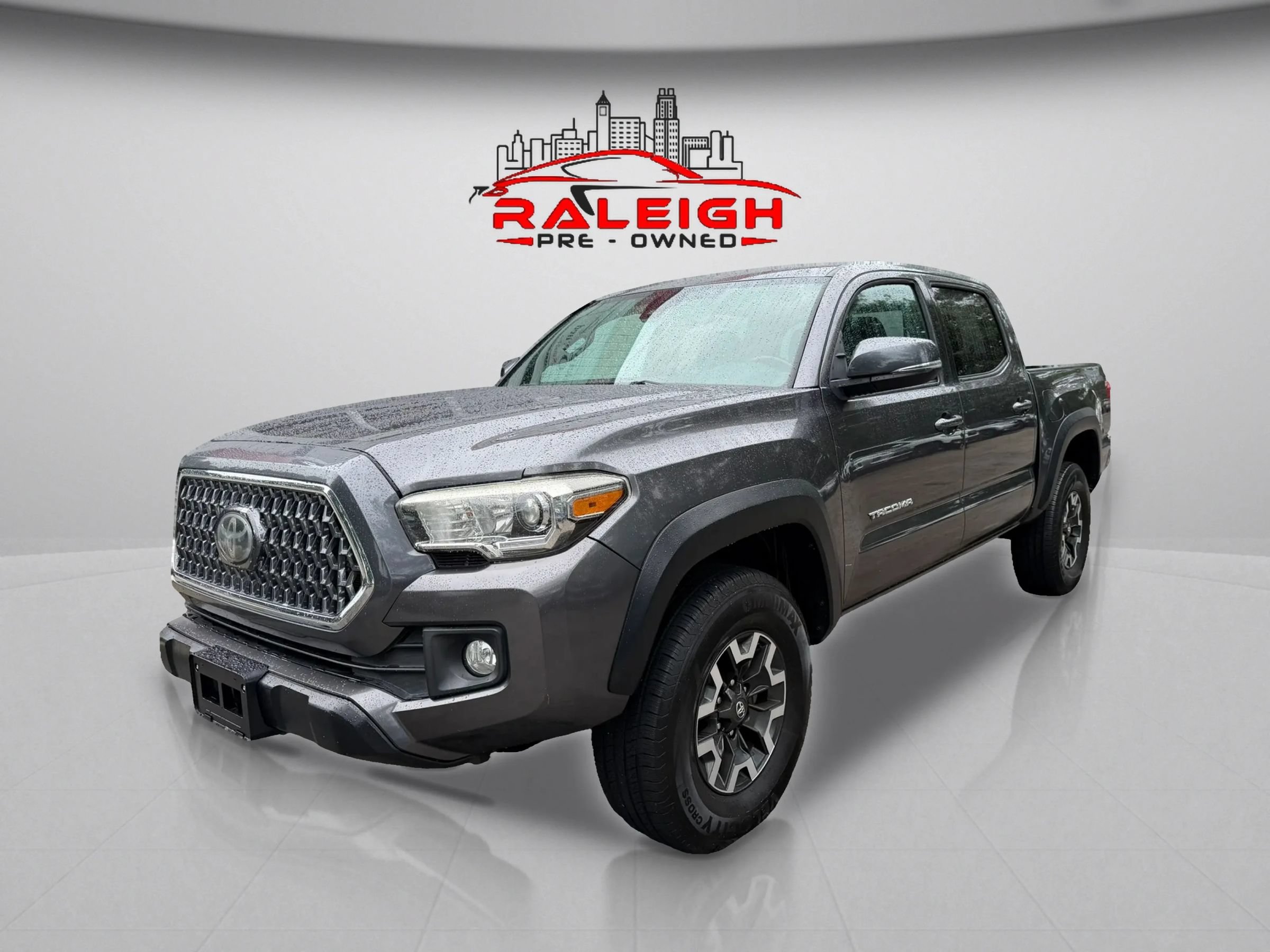Used 2019 Toyota Tacoma TRD Off-Road RWD image 2