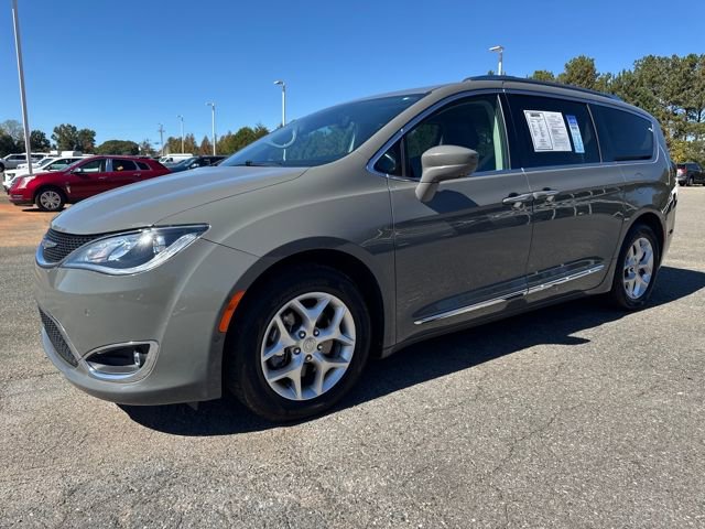 Used 2020 Chrysler Pacifica Touring-L Plus w/ Tire & Wheel Group image 1