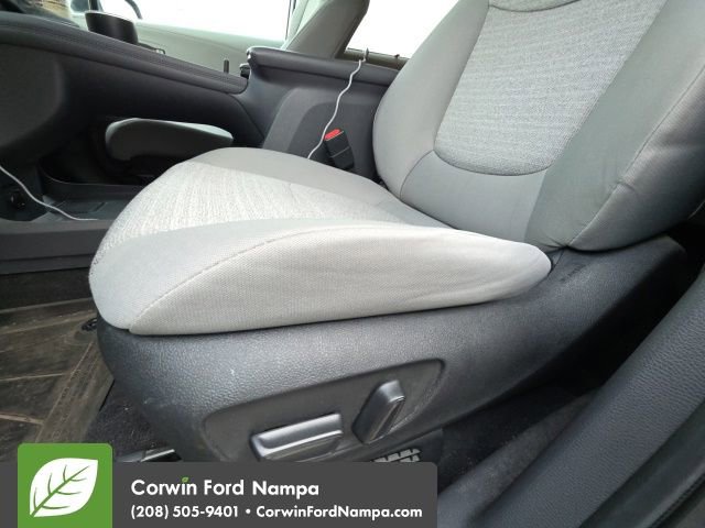 Used 2022 Toyota Sienna LE image 19