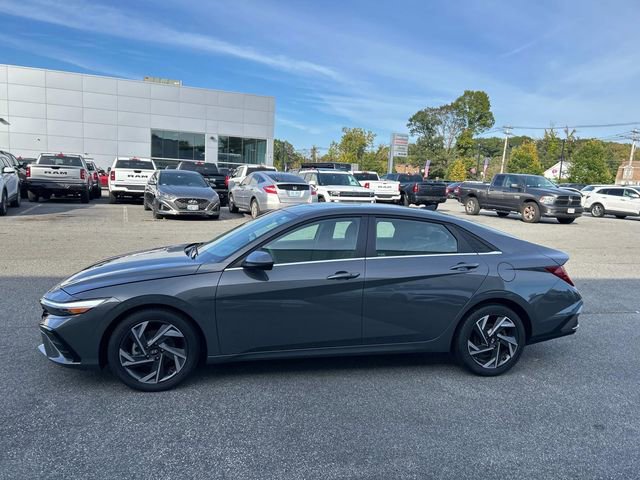 Used 2025 Hyundai Elantra SEL image 6