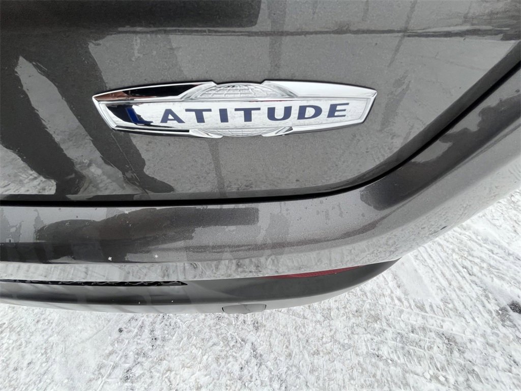 Used 2018 Jeep Compass Latitude image 27