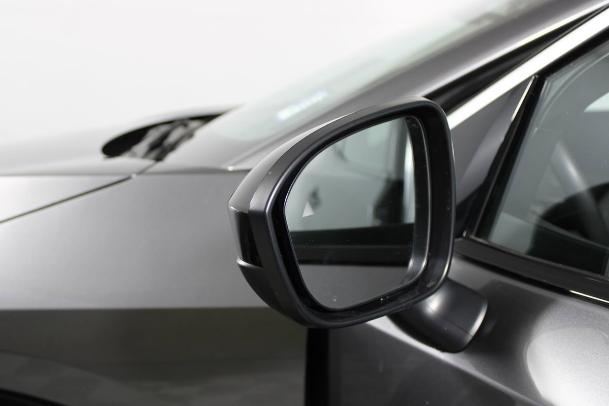 Used 2024 Nissan Ariya FWD image 37
