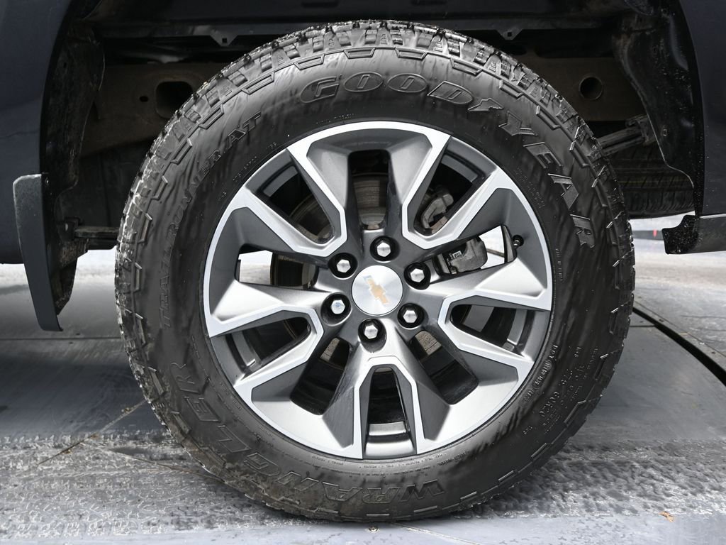 Used 2024 Chevrolet Silverado 1500 LT image 12