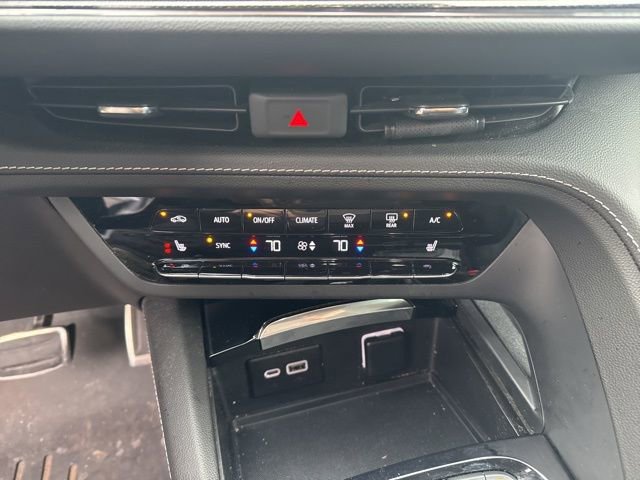 Used 2022 Buick Envision Essence w/ Sport Touring Package image 20