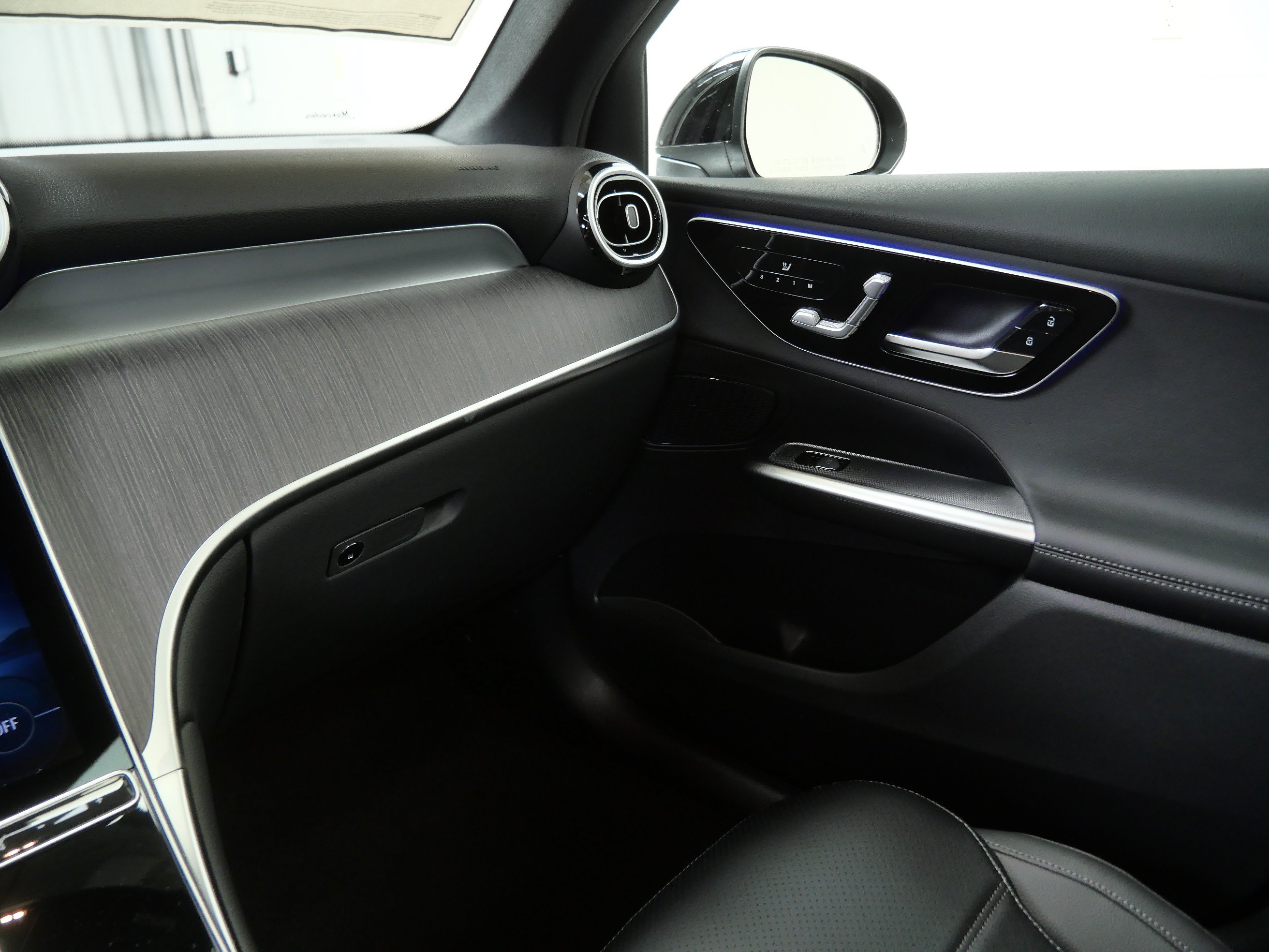 New 2026 Mercedes-Benz GLC 300 4MATIC image 12