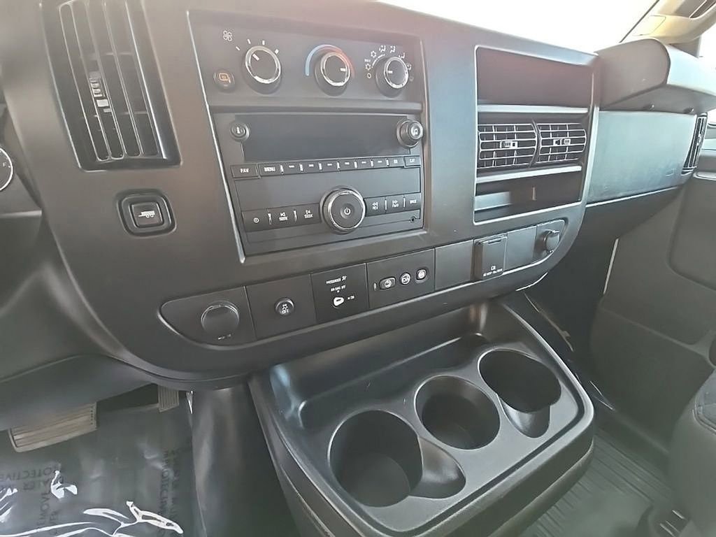 Used 2024 GMC Savana 2500 w/ Driver Convenience Package image 12
