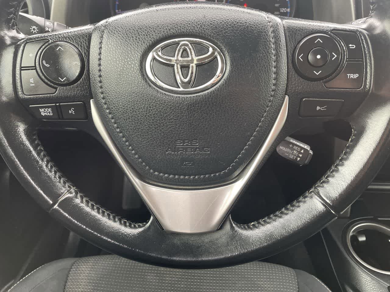 Used 2018 Toyota RAV4 XLE FWD image 10