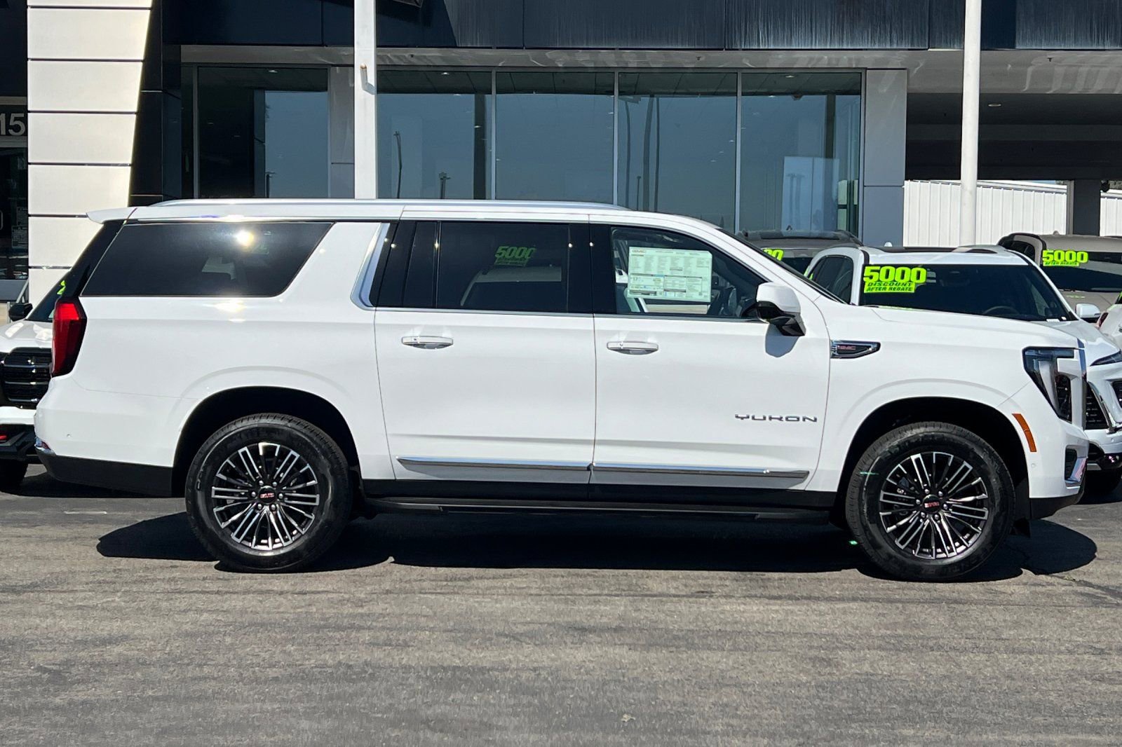 New 2026 GMC Yukon XL Elevation w/ Elevation Premium Package RWD image 4