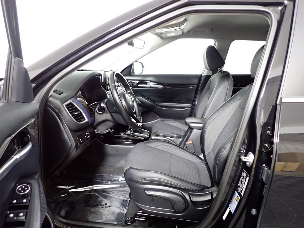 Used 2023 Kia Seltos S AWD/4WD image 21