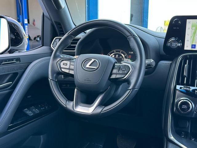 Used 2023 Lexus LX 600 4WD w/ Appearance Package image 18