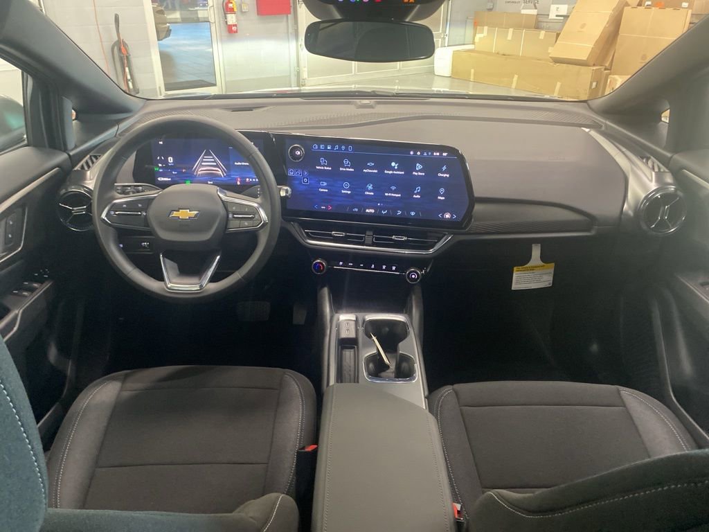 New 2026 Chevrolet Equinox EV LT image 16