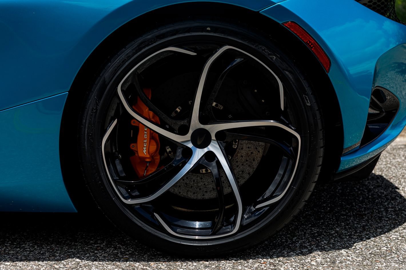 Used 2025 McLaren 750S RWD image 32