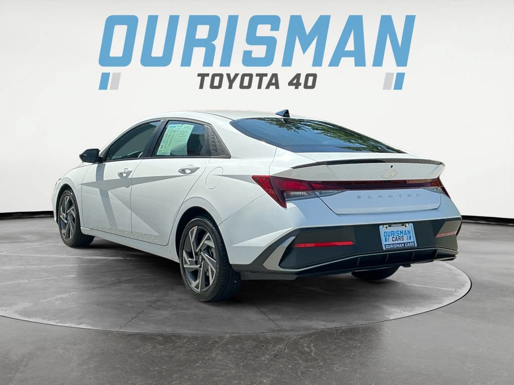 Used 2025 Hyundai Elantra Sport FWD image 5