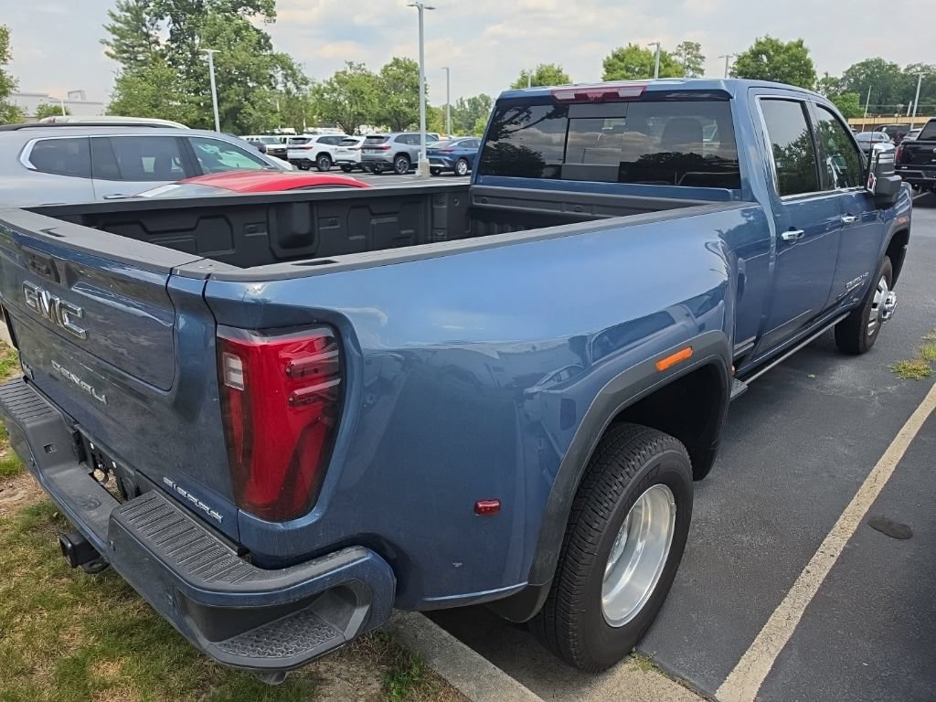 Used 2026 GMC Sierra 3500 Denali Ultimate AWD/4WD image 7