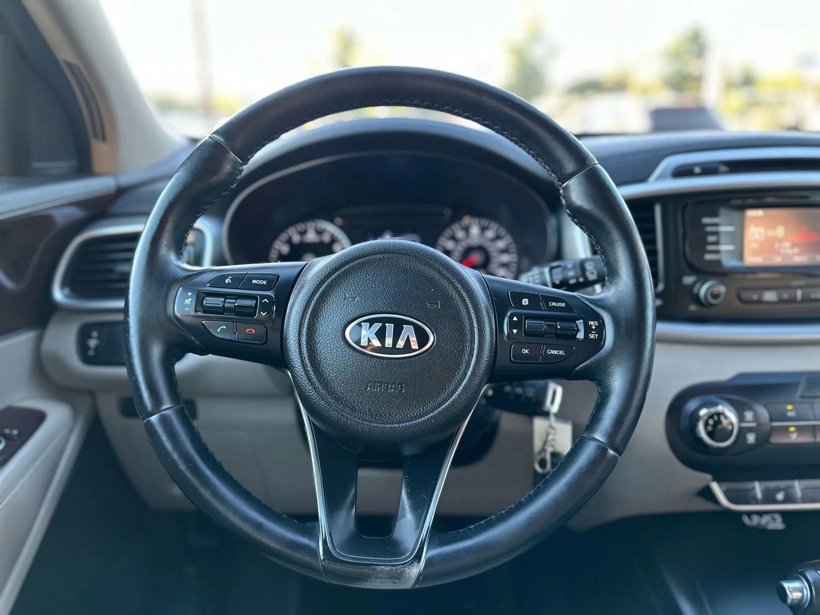 Used 2016 Kia Sorento LX w/ LX Convenience Package image 23