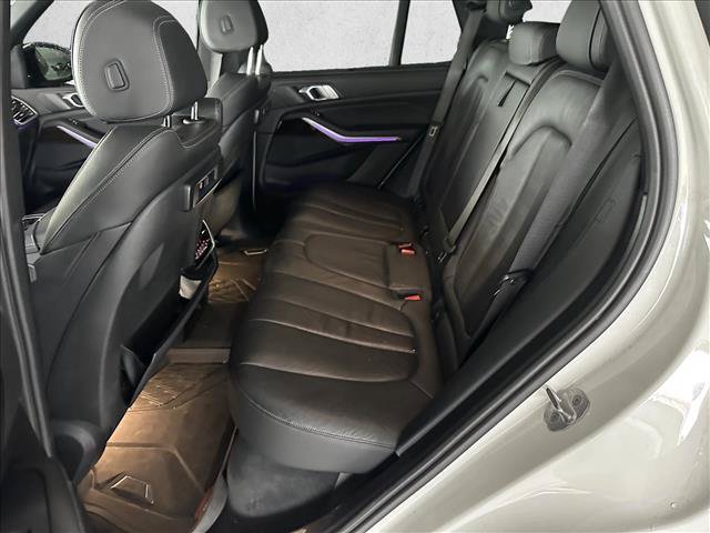Used 2021 BMW X5 xDrive40i w/ M Sport Package AWD/4WD image 14