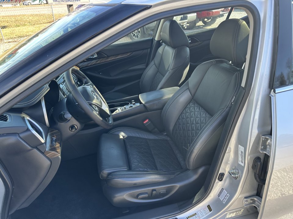 Used 2016 Nissan Maxima Platinum image 16