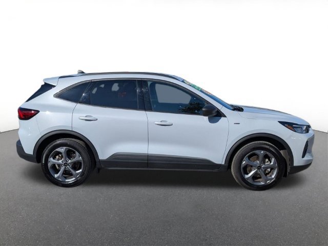 Certified 2025 Ford Escape ST-Line w/ Tech Pack #1 AWD/4WD image 2