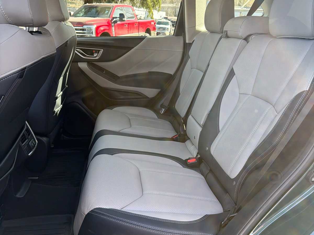 Used 2022 Subaru Forester Limited image 14