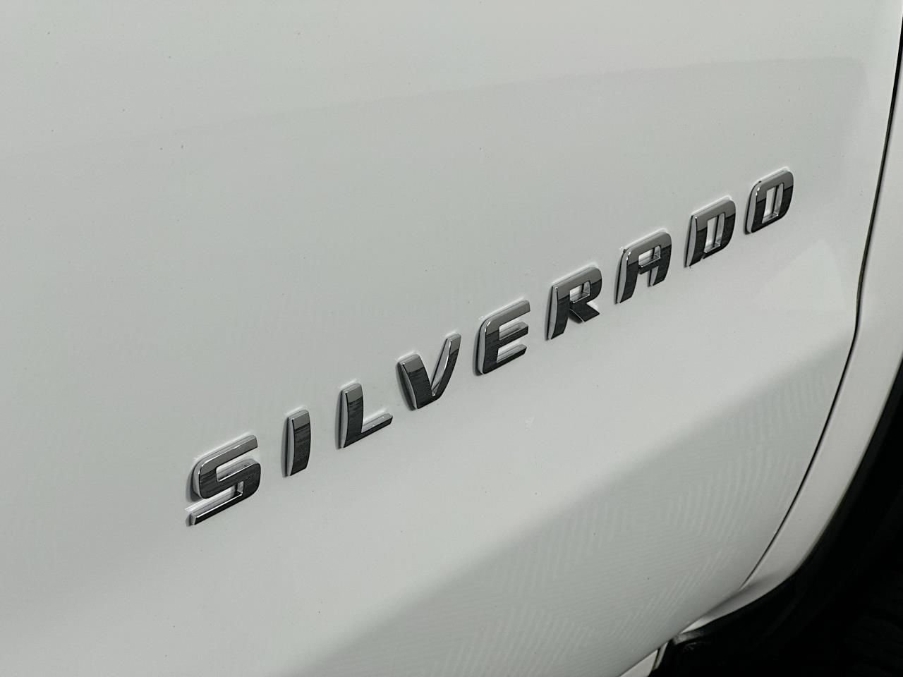 Used 2017 Chevrolet Silverado 1500 Custom w/ Custom Convenience Package AWD/4WD image 29