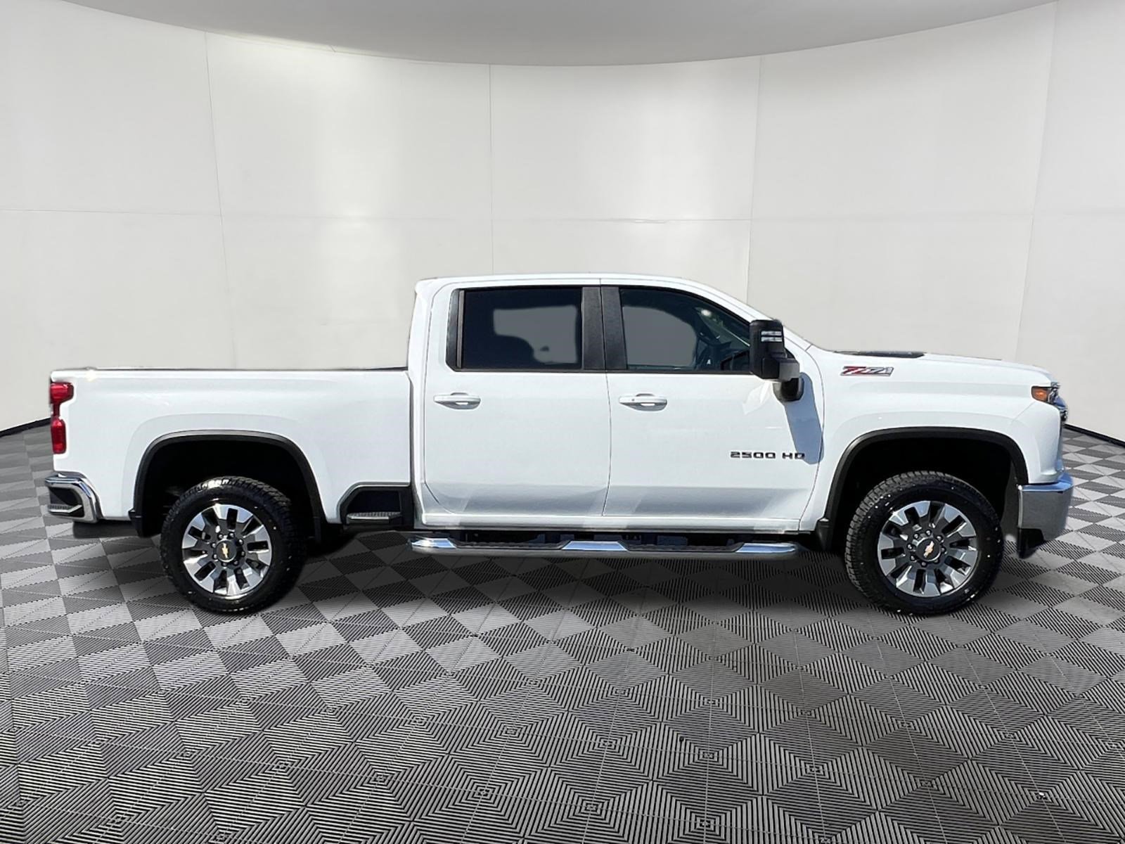 Used 2022 Chevrolet Silverado 2500 LT w/ Convenience Package AWD/4WD image 7