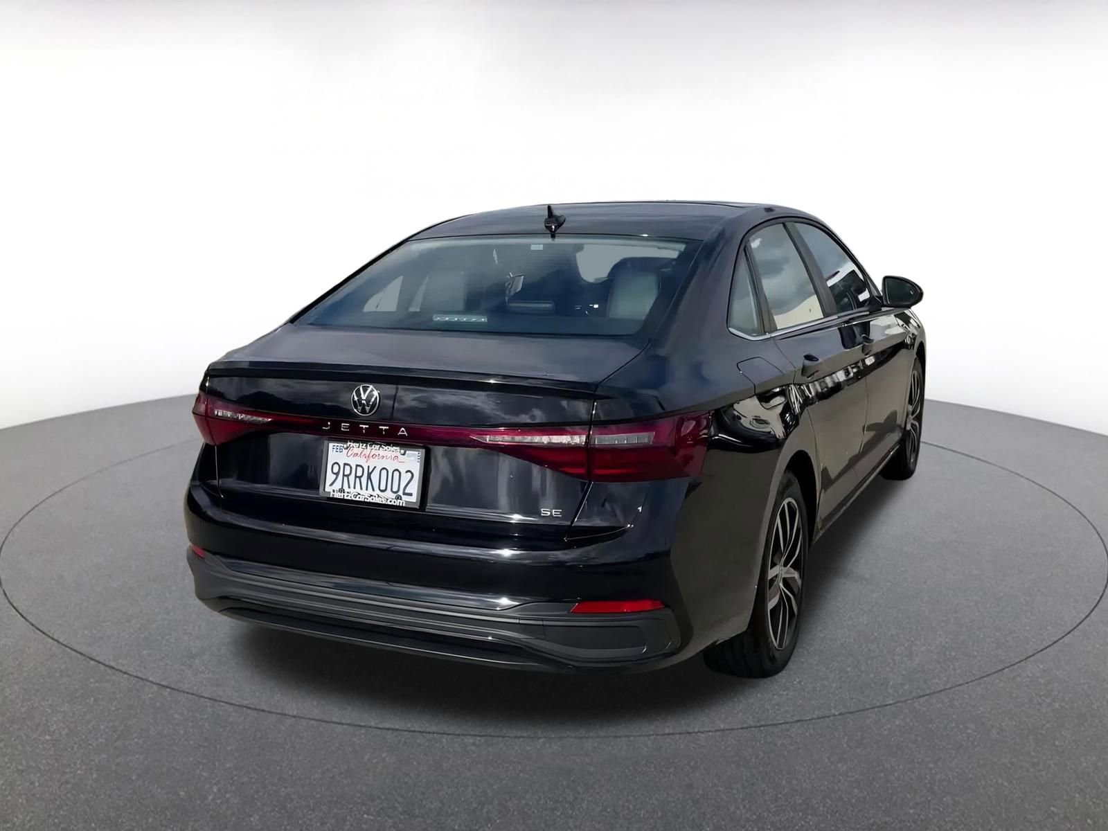 Used 2025 Volkswagen Jetta SE image 14