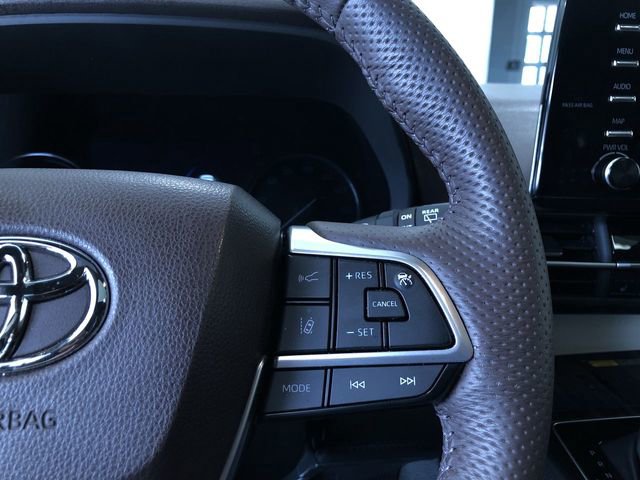 Certified 2024 Toyota Sienna Platinum image 27