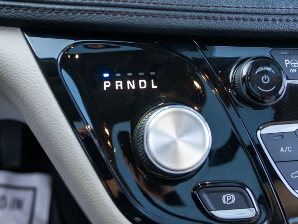 Used 2020 Chrysler Pacifica Limited w/ Tire & Wheel Group image 29