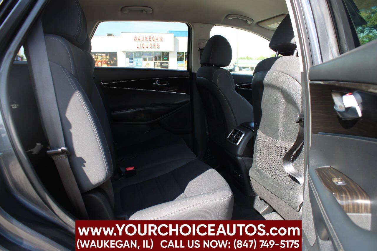 Used 2020 Kia Sorento LX w/ LX I4 Convenience Package AWD/4WD image 17