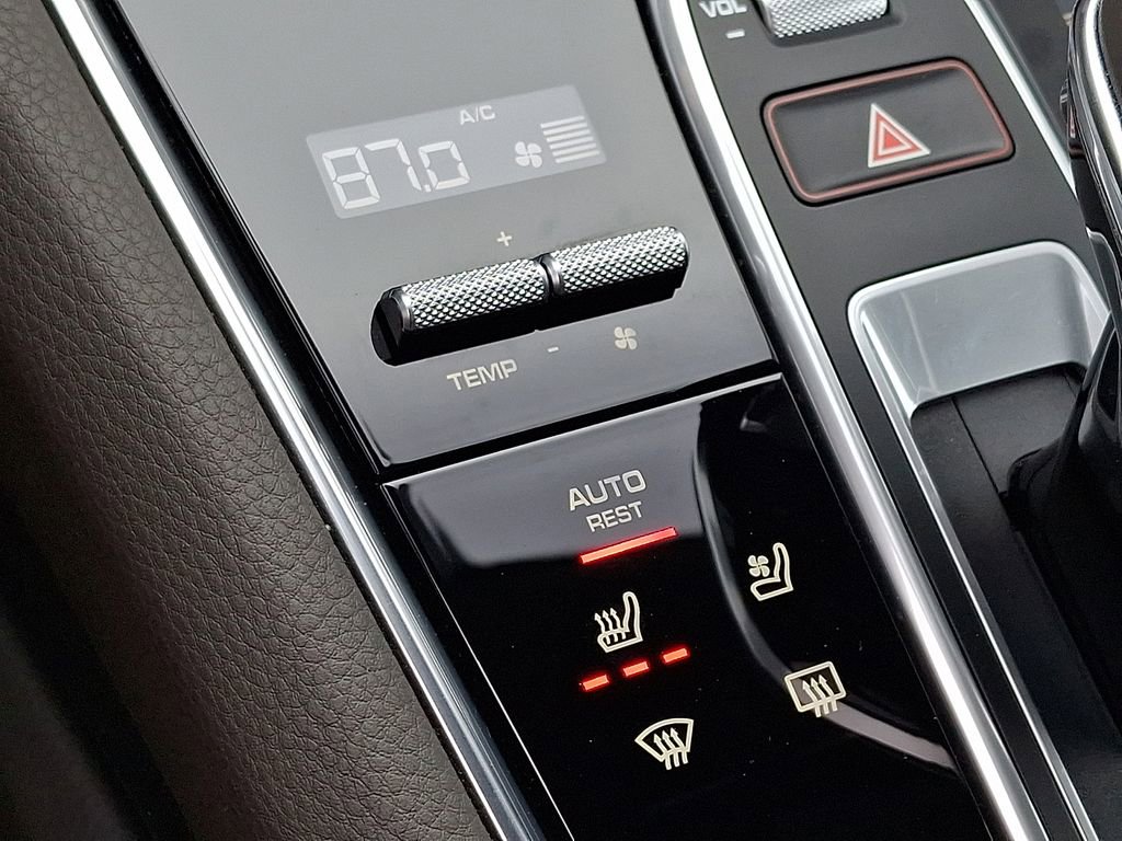 Used 2022 Porsche Panamera 4 Platinum Edition image 18
