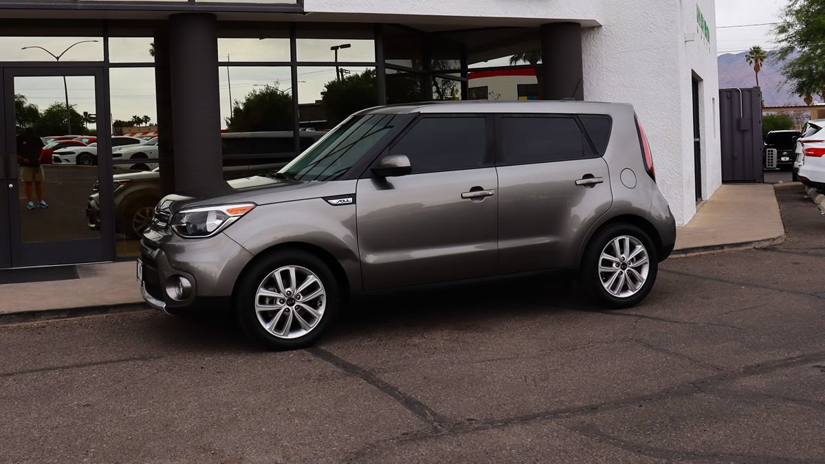 Used 2018 Kia Soul + FWD image 5