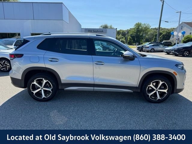 Used 2025 Volkswagen Tiguan SE AWD/4WD image 4