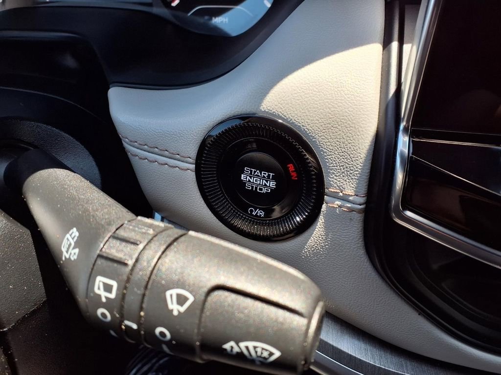 Used 2025 Jeep Compass Limited AWD/4WD image 8