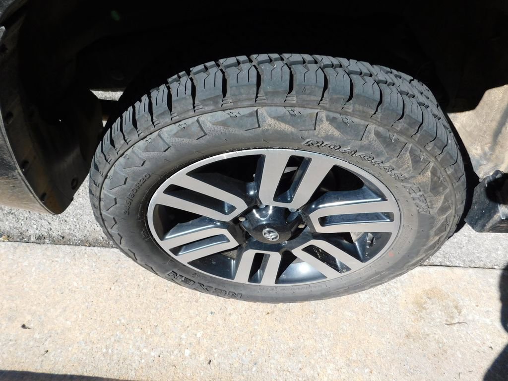 Used 2022 Toyota 4Runner Limited image 9