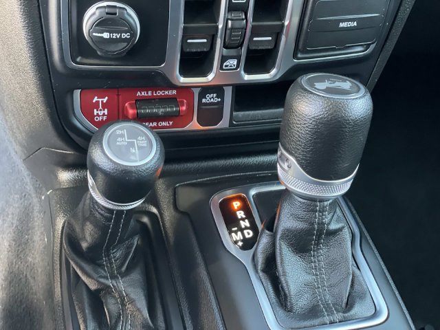 Used 2024 Jeep Wrangler Unlimited AWD/4WD image 16