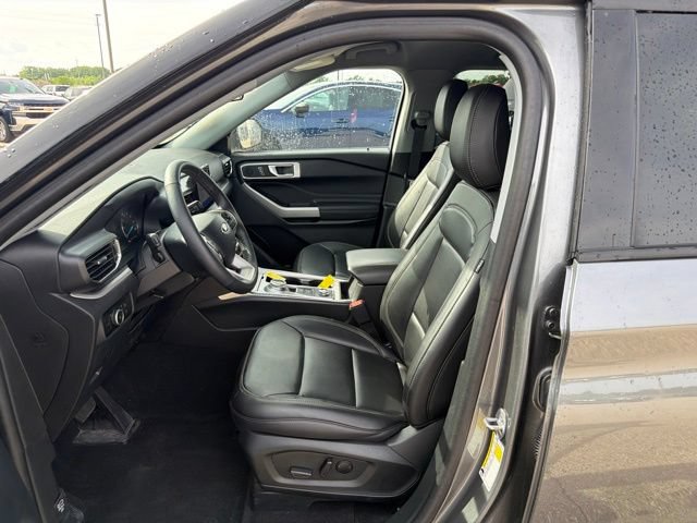 Used 2024 Ford Explorer XLT w/ Equipment Group 202A AWD/4WD image 12