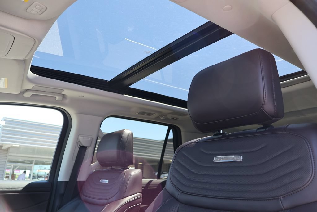 New 2025 Ford Expedition Platinum w/ Platinum Ultimate Package AWD/4WD image 20