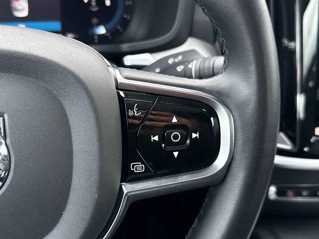 Used 2024 Volvo S60 B5 Plus image 18