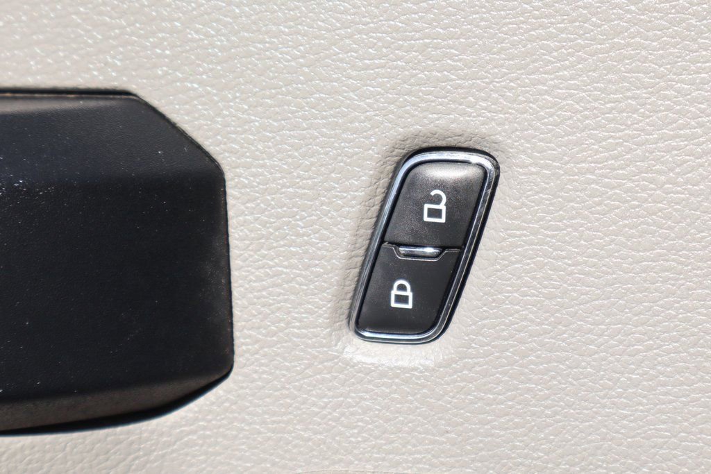 Used 2021 Ford F550 2WD SuperCab Super Duty image 18