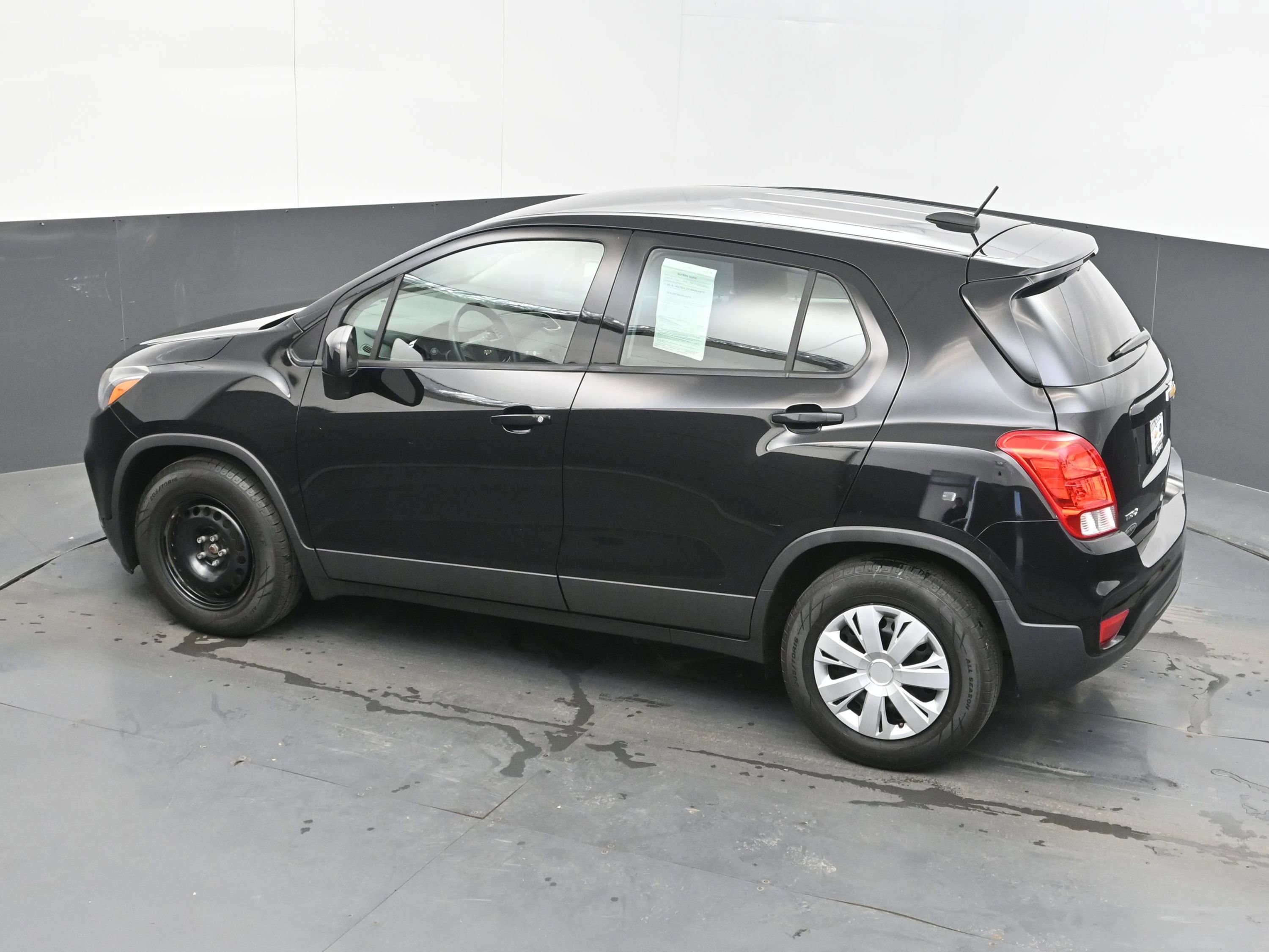 Used 2018 Chevrolet Trax LS image 30