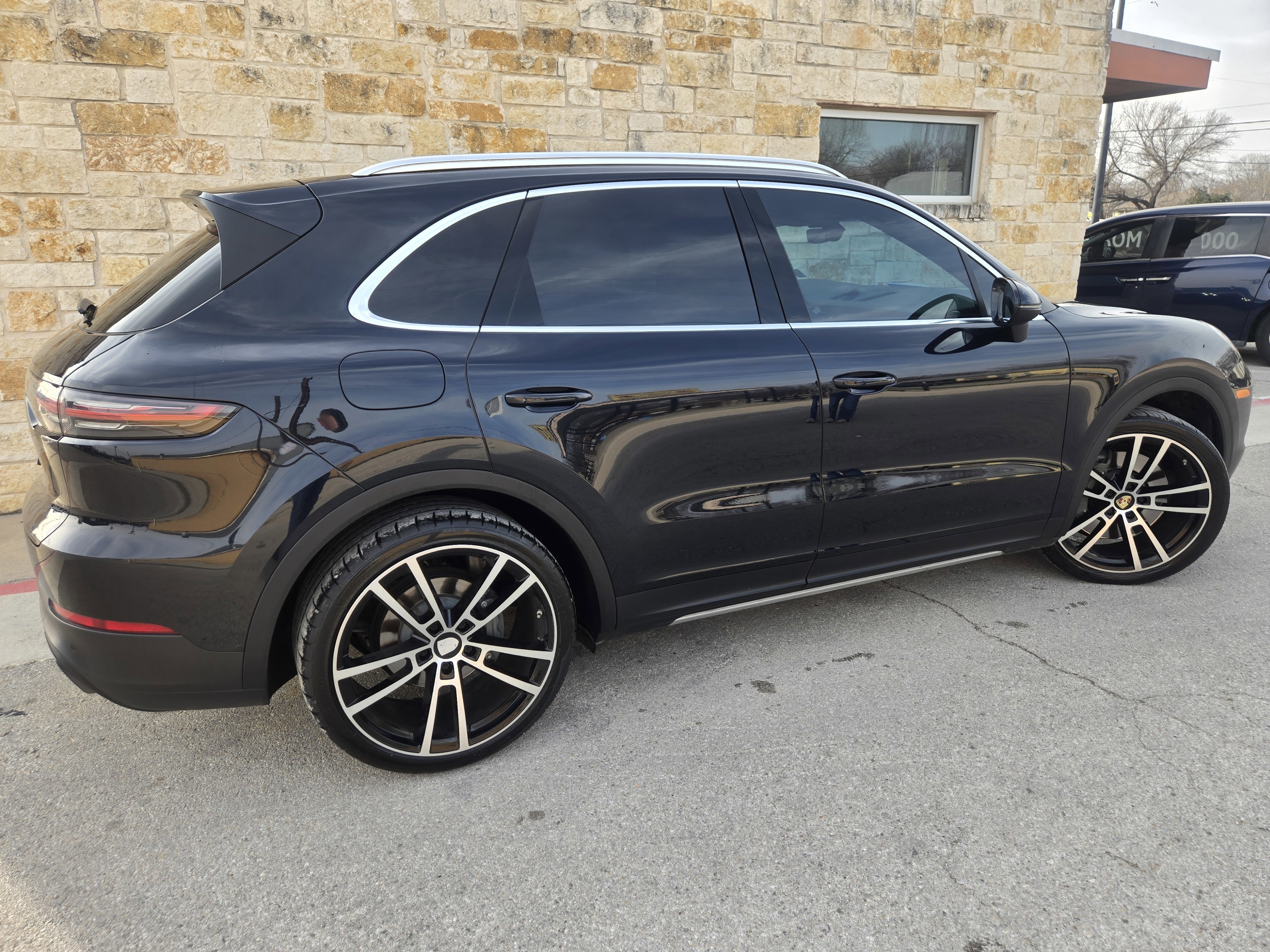 Used 2020 Porsche Cayenne S image 19