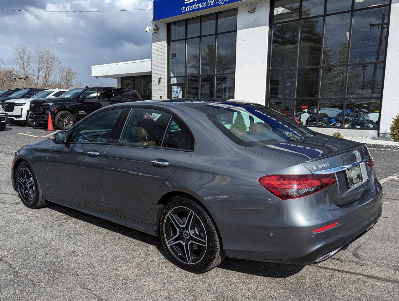 Used 2022 Mercedes-Benz E 350 4MATIC Sedan image 10