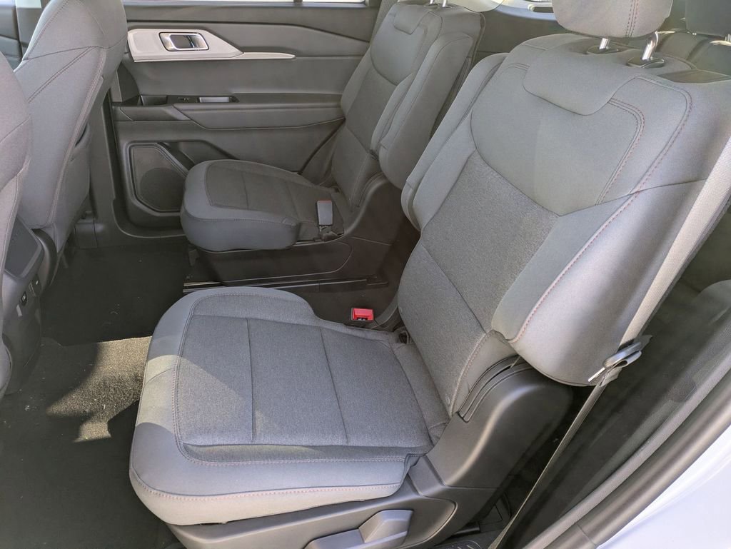 New 2026 Ford Explorer Active AWD/4WD image 18