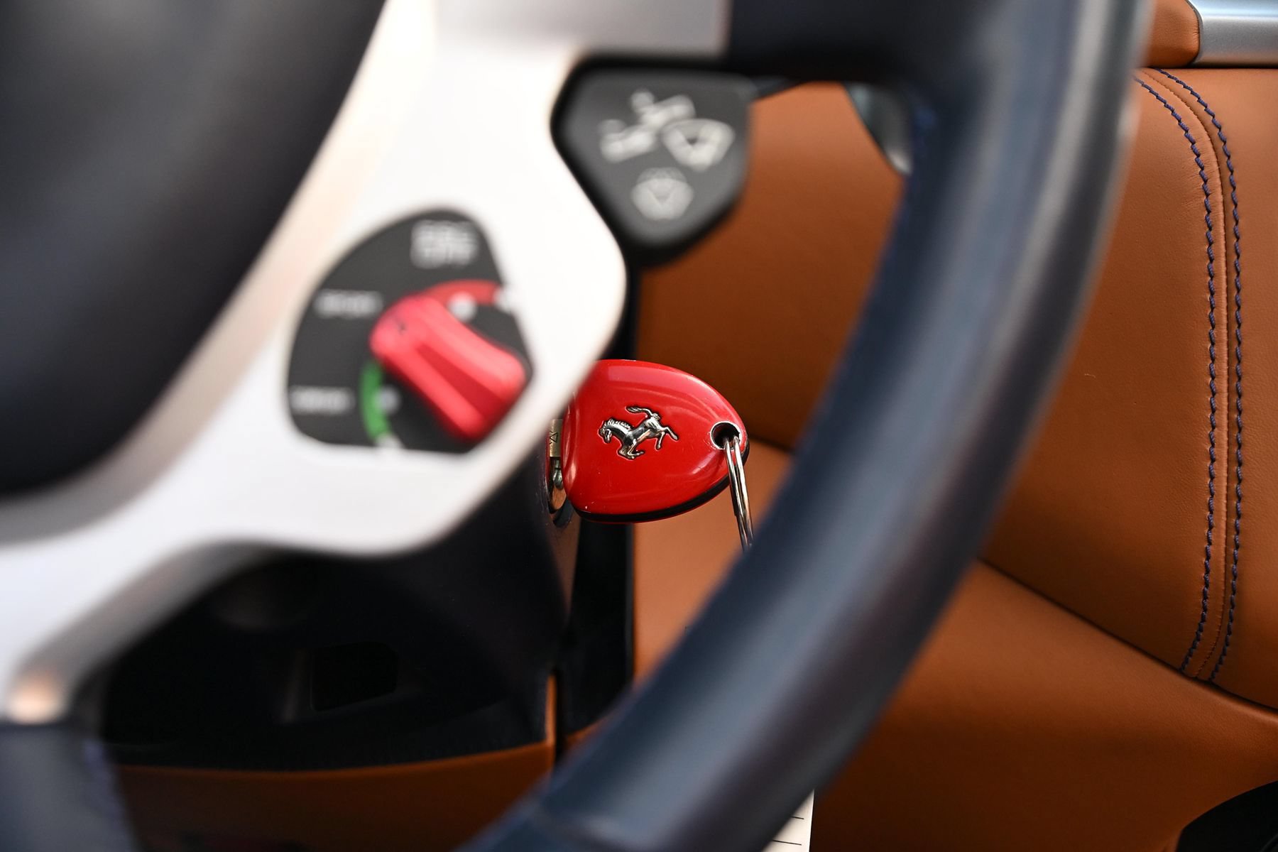Used 2015 Ferrari California T RWD image 66