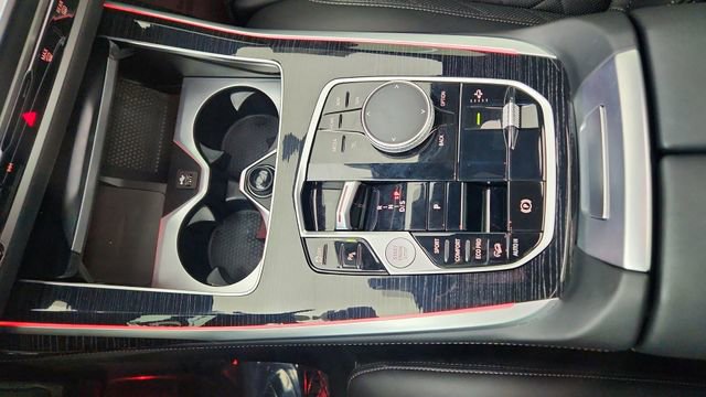 Used 2024 BMW X7 xDrive40i w/ M Sport Package image 59