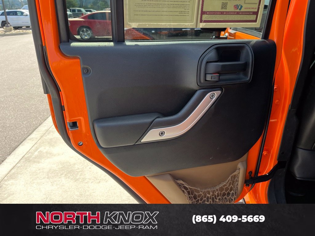 Used 2013 Jeep Wrangler Unlimited Rubicon w/ Connectivity Group AWD/4WD image 16