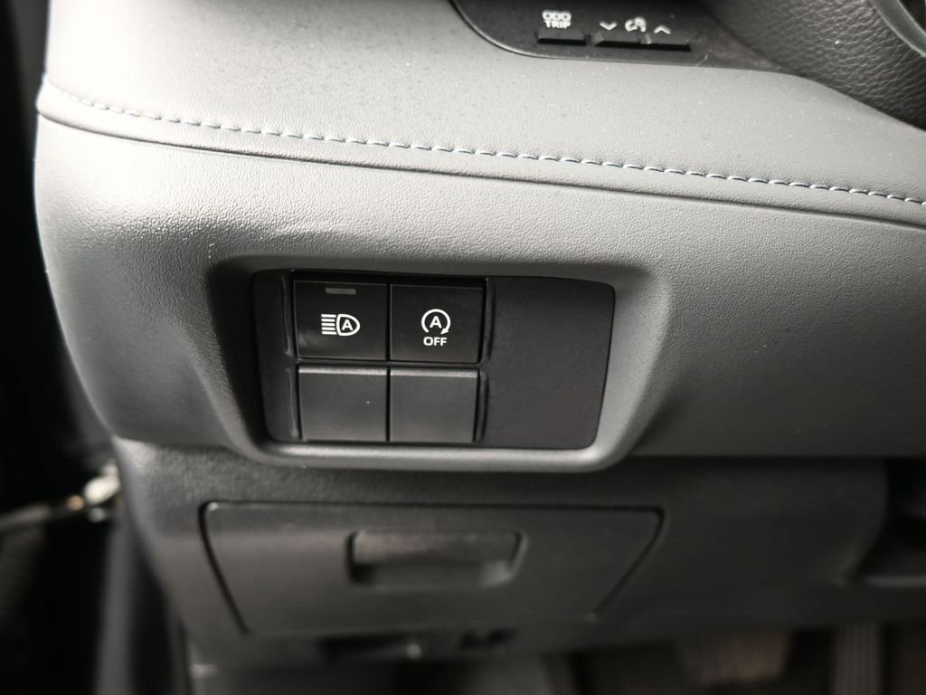 Used 2023 Toyota Highlander L image 16