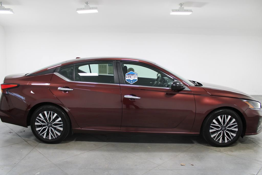 Used 2024 Nissan Altima 2.5 SV image 11