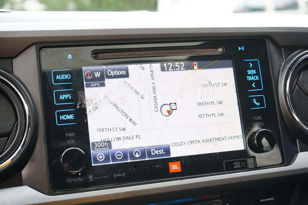 Used 2019 Toyota Tacoma TRD Off-Road w/ TRD Premium Off Road Package image 23